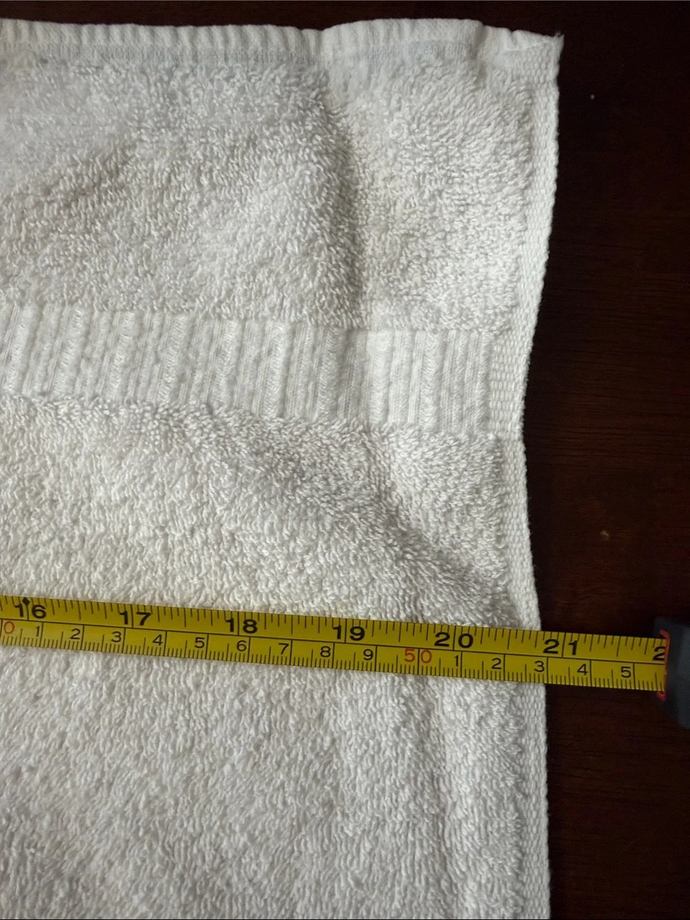 Consuela White Bath Towel Set with Gold Rose Embroidery